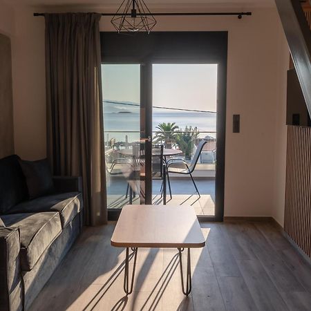 Blue Wave Luxury Suites Nea Iraklitsa Ruang foto