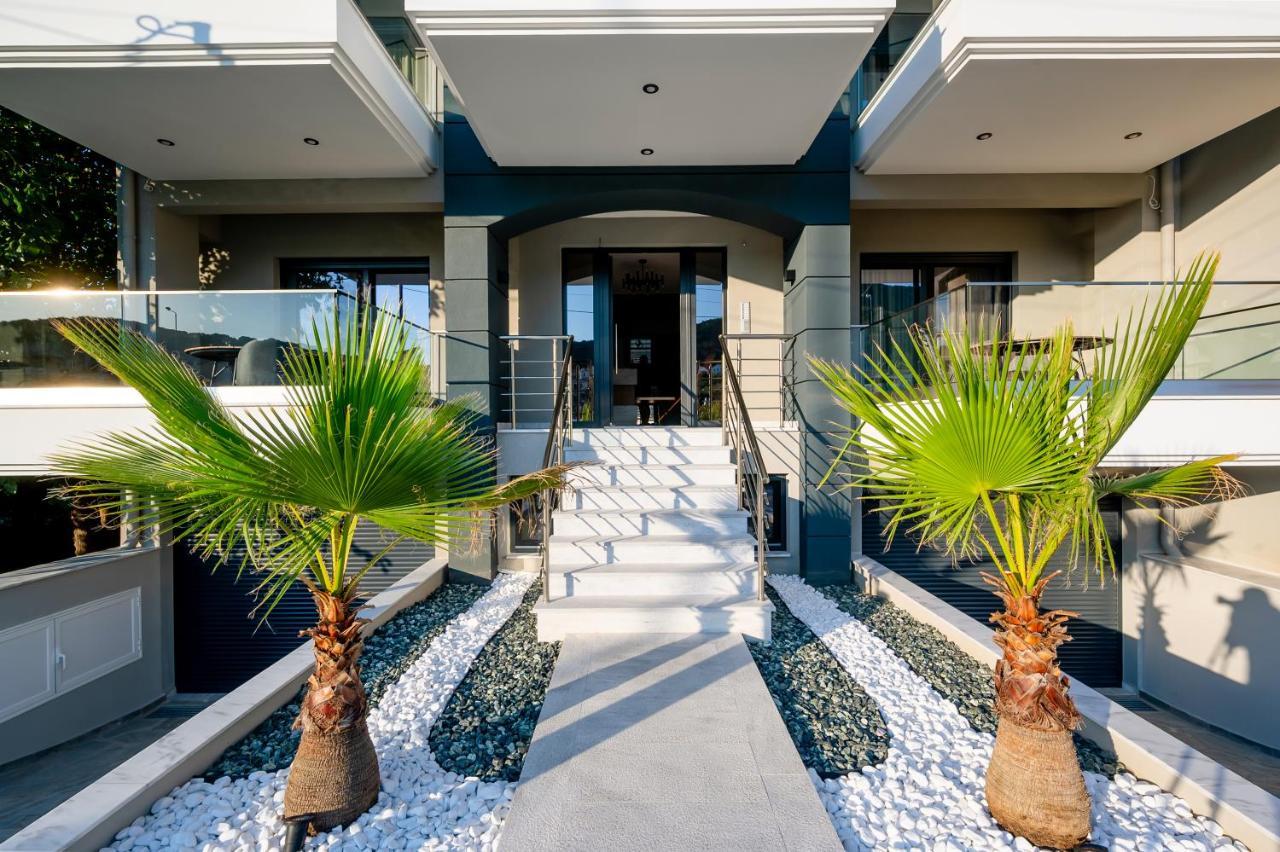 Blue Wave Luxury Suites Nea Iraklitsa Bagian luar foto