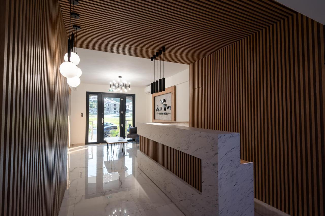 Blue Wave Luxury Suites Nea Iraklitsa Bagian luar foto