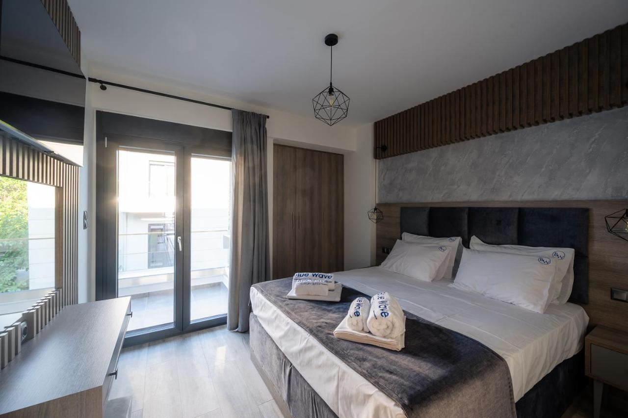 Blue Wave Luxury Suites Nea Iraklitsa Bagian luar foto