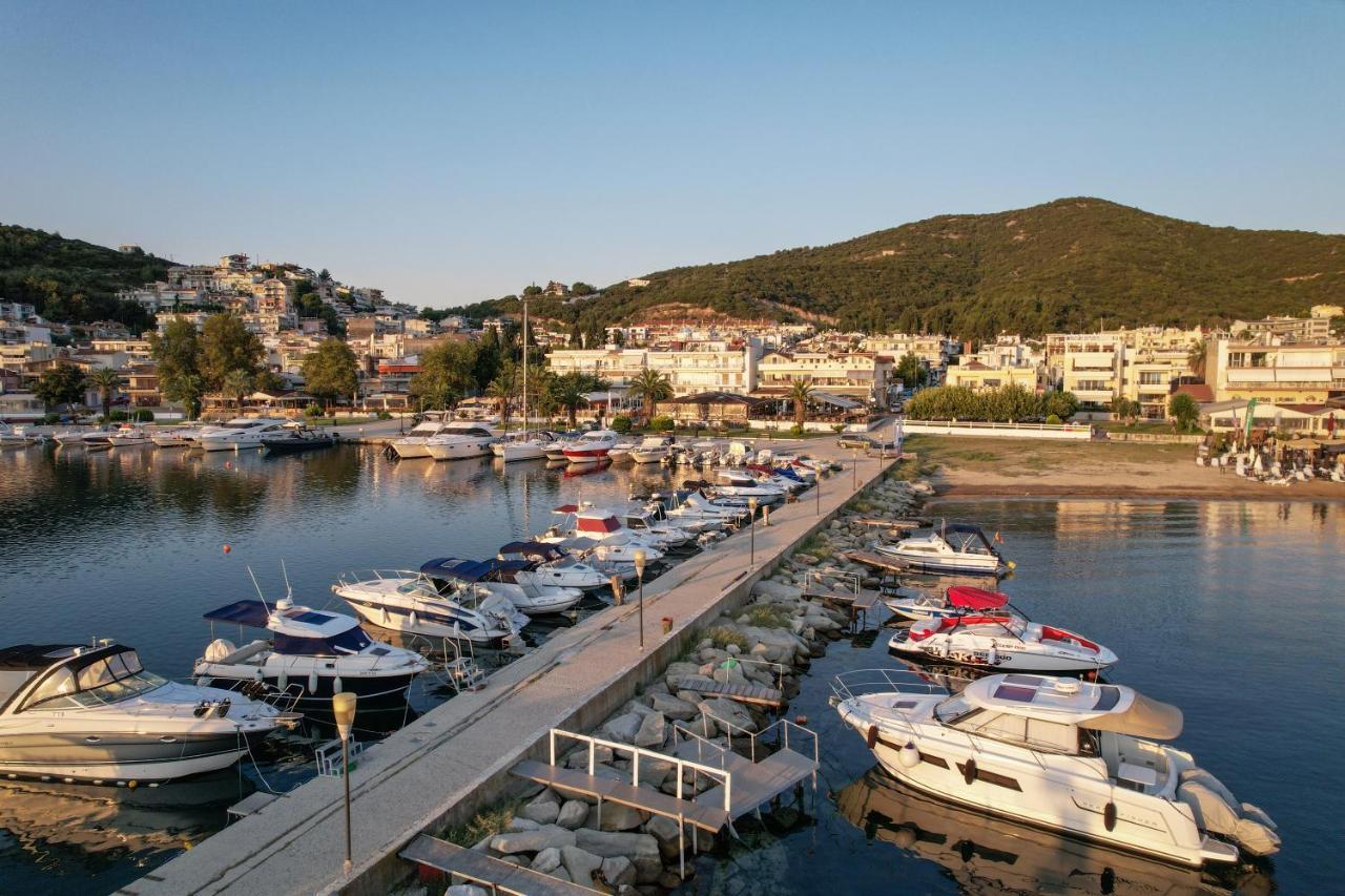 Blue Wave Luxury Suites Nea Iraklitsa Bagian luar foto