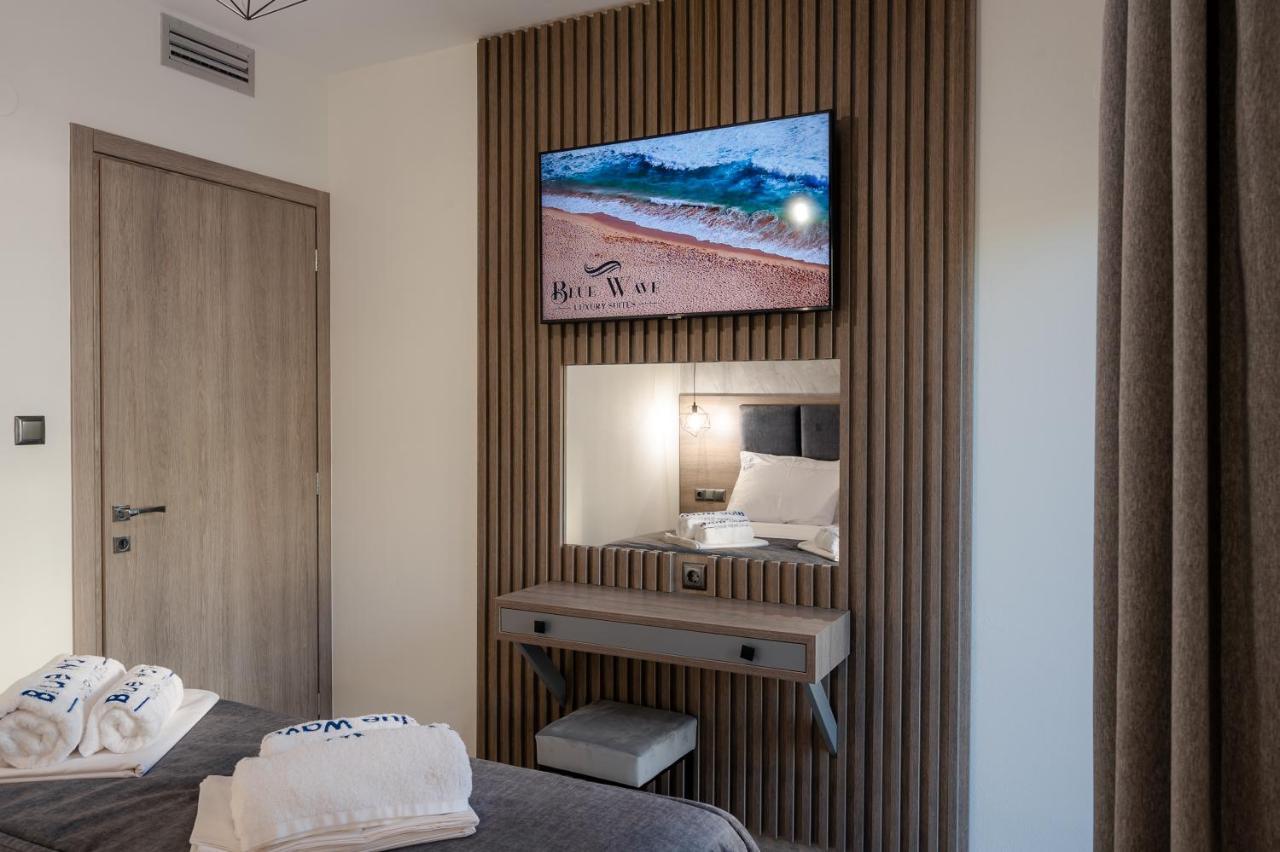 Blue Wave Luxury Suites Nea Iraklitsa Bagian luar foto