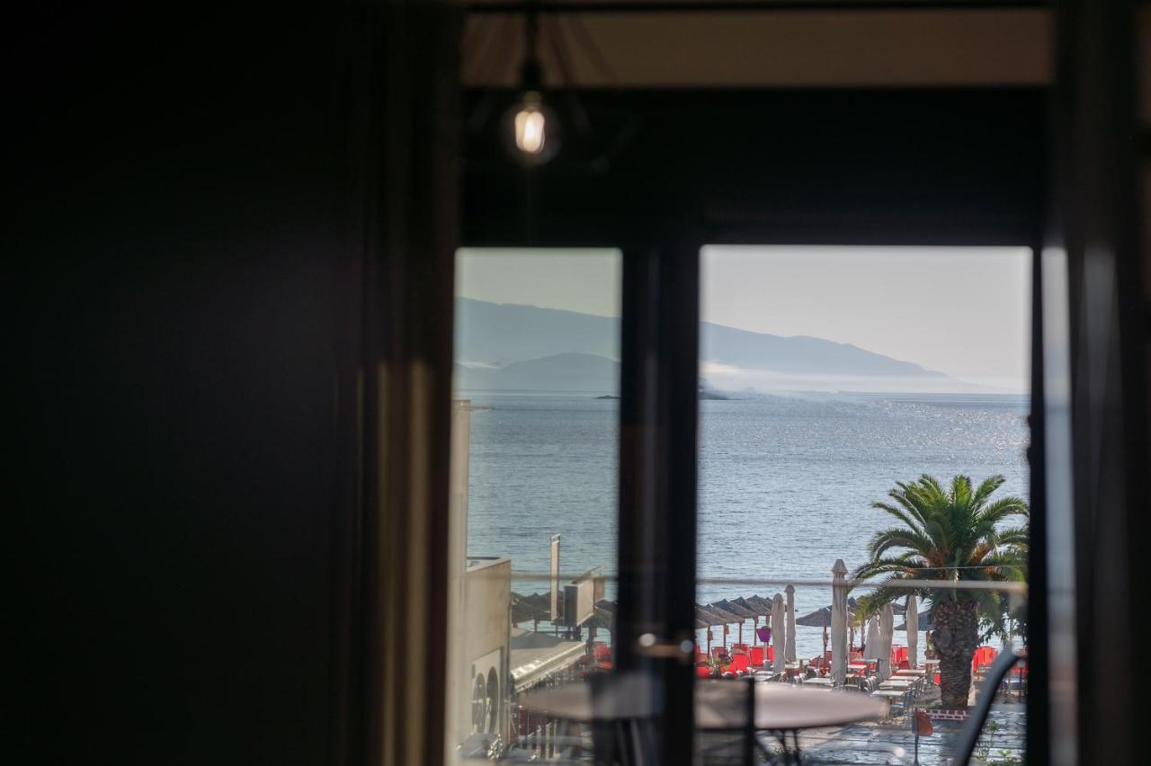 Blue Wave Luxury Suites Nea Iraklitsa Bagian luar foto