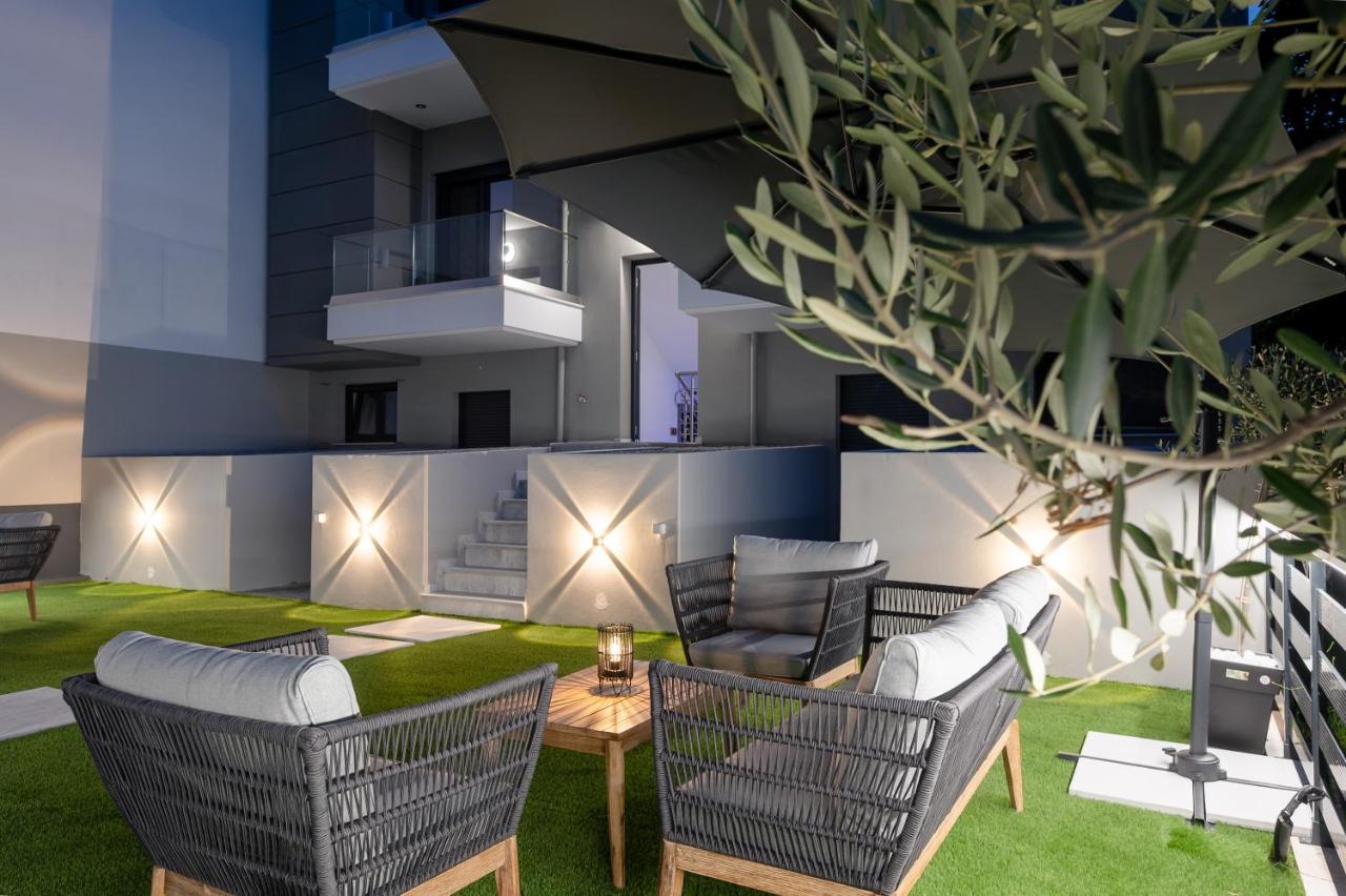 Blue Wave Luxury Suites Nea Iraklitsa Bagian luar foto