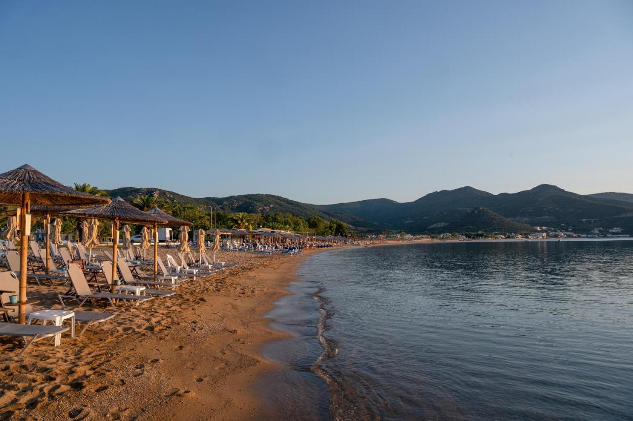 Blue Wave Luxury Suites Nea Iraklitsa Bagian luar foto