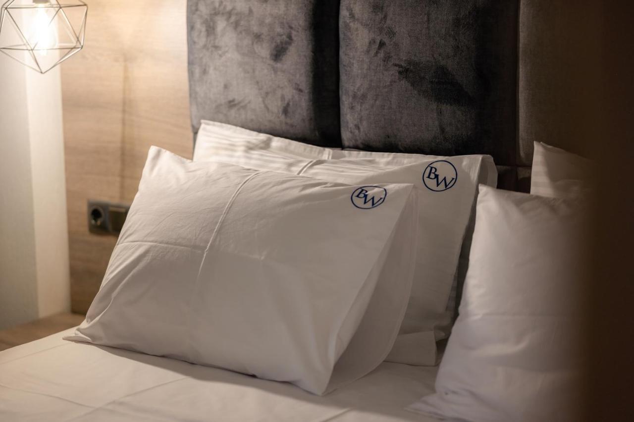 Blue Wave Luxury Suites Nea Iraklitsa Bagian luar foto