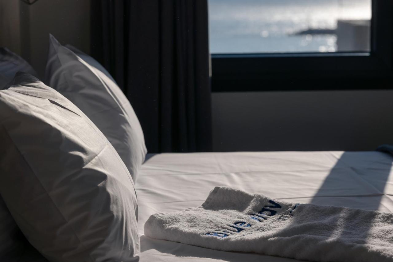 Blue Wave Luxury Suites Nea Iraklitsa Bagian luar foto