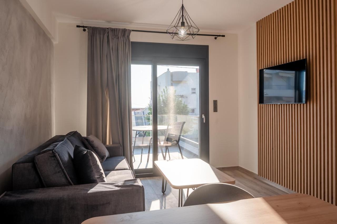 Blue Wave Luxury Suites Nea Iraklitsa Bagian luar foto